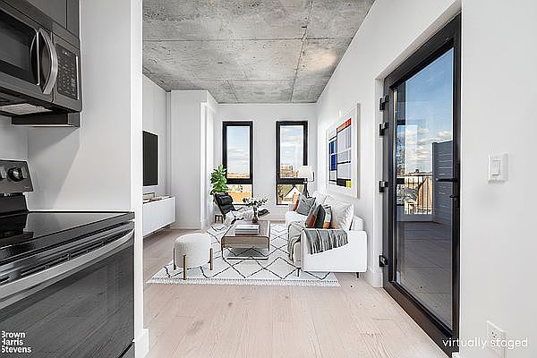 1st image of 458 E 25th St #2