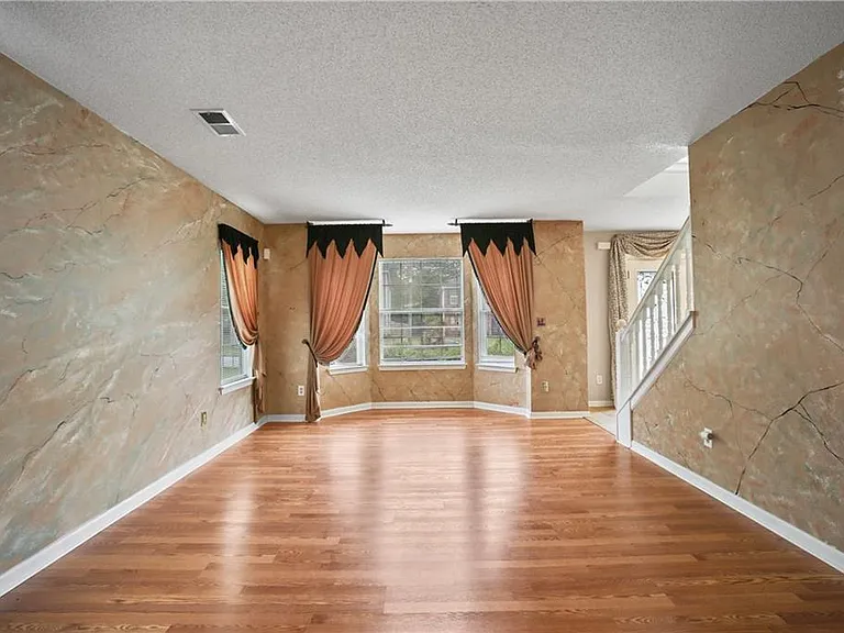 2224 Eagles Nest Cir — Photo 10