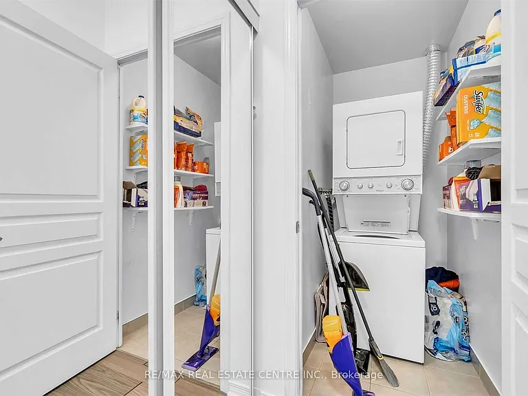 352 Front St W #1413 — Photo 21