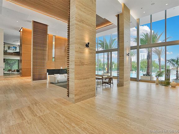 5th image of 16385 Biscayne Blvd Unit 104