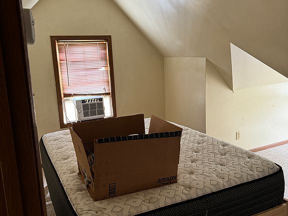 4th image of 35 Crocker Ave #7