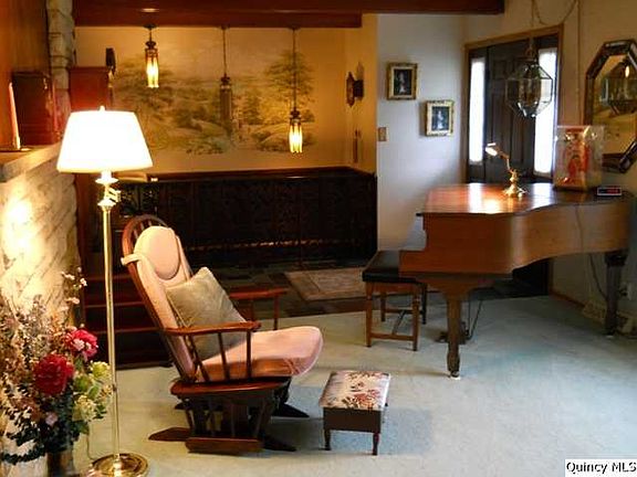 Home for Sale in Quincy, IL $144,000