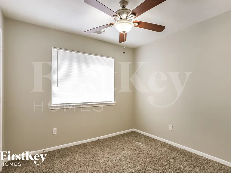 19375 Strathmore Place Ln — Photo 11