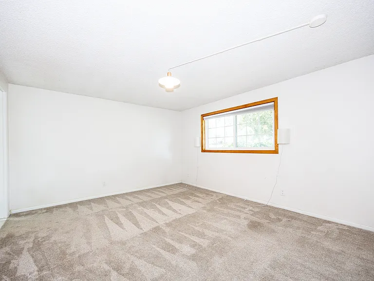 8142 Comox Rd — Photo 19