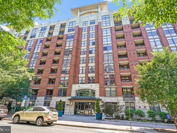 1021 Garfield St #627, Arlington, VA 22201