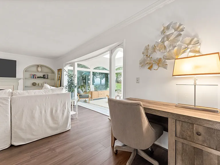 990 W Parkhill Dr — Photo 11