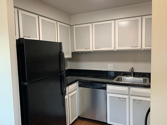 4th image of 1260 York St APT 301