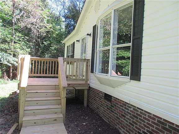 4th image of 503 Charles Pl NW