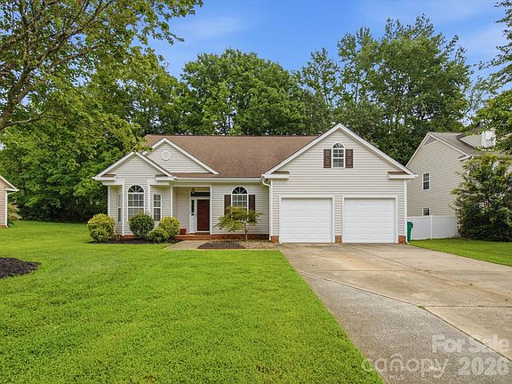 2nd image of 607 Oakbluff Cir