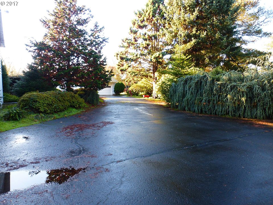 1st image of 253 NE 37th Ave