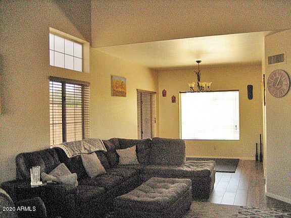 2nd image of 1039 E Brentrup Dr