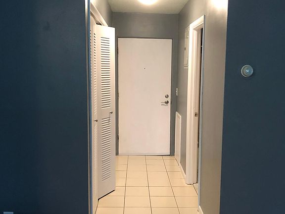 3rd image of 2639 Colfax Ave S APT 204