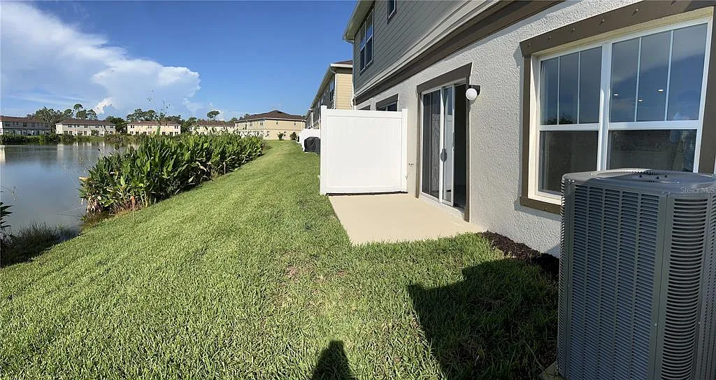 3 bed, 2.5 bath, 1583 sqft, $1,700 — Photo 3