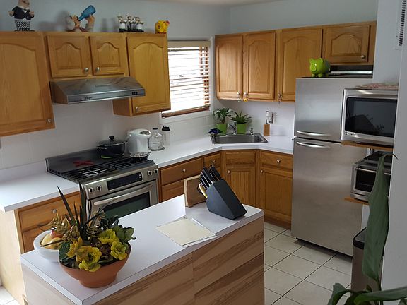 5th image of 110 Tilson Pl