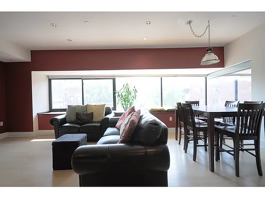 Sold by Aclawrence | media 5
