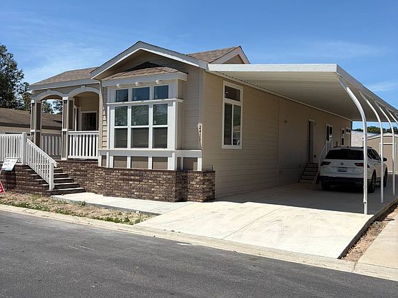 2nd image of 2475 Apple Ln #129