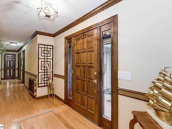 4th image of 132 Pebble Creek Dr