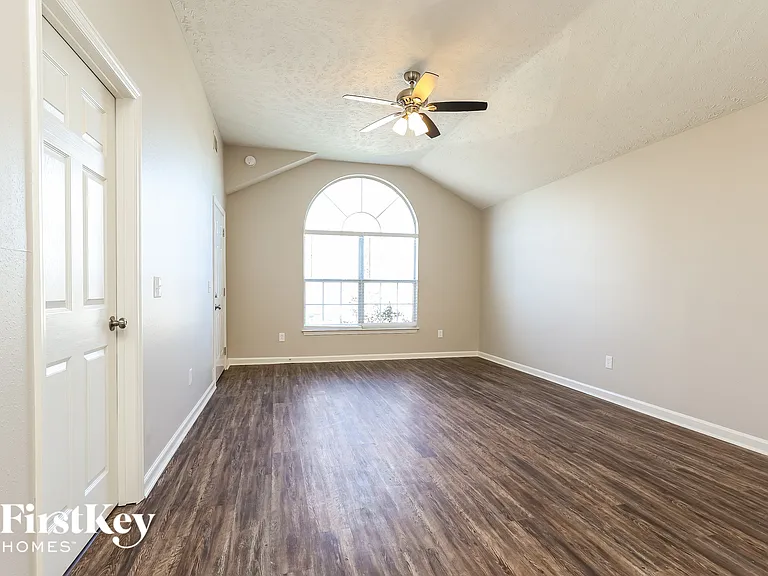 317 Cedar Park Cir — Photo 7