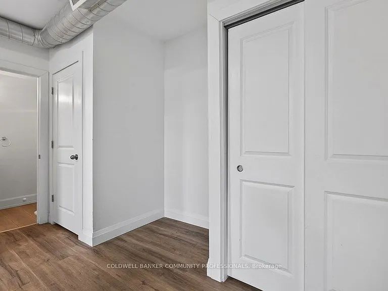 433 Barton St E #202 — Photo 20
