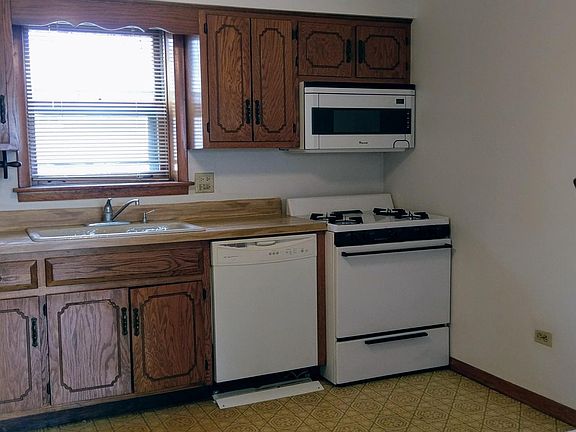 Eat in kitchen