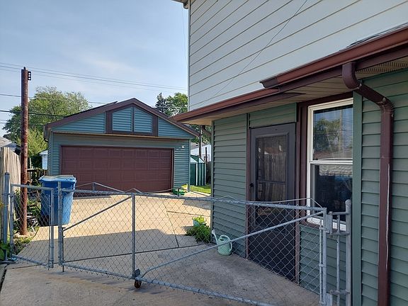3rd image of 4421 W 87th St