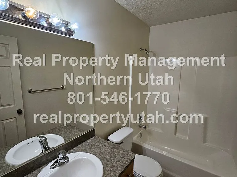 1419 S Blossom Ln — Photo 14