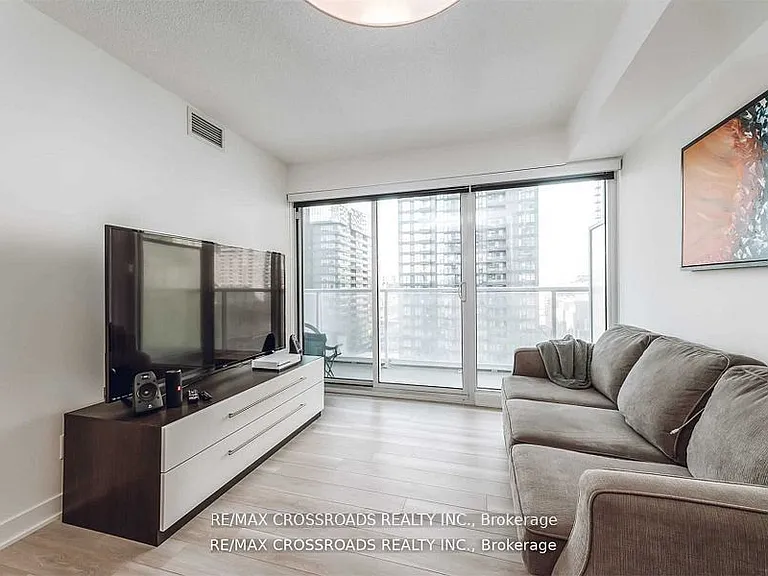 17 Bathurst St #1508 — Photo 6