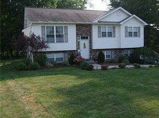 203 Jefferson Ct, Slippery Rock, PA 16057