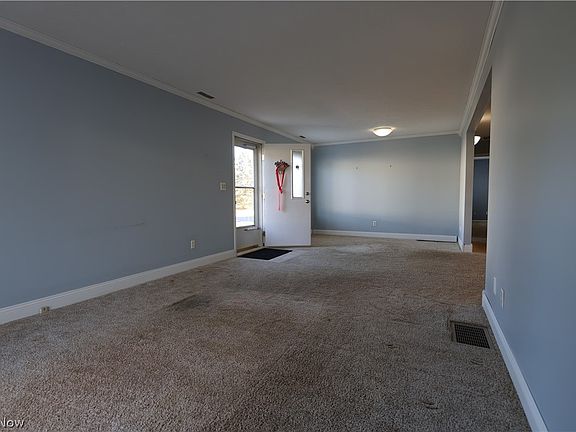 3rd image of 346 Deepwood Dr