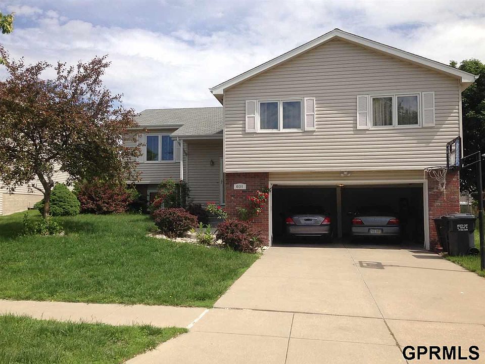 1st image of 601 W Chadderton Dr