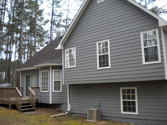 Exterior_Rear