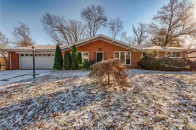 1st image of 816 Charlesgate Dr