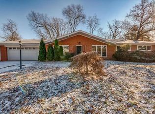 816 Charlesgate Dr, Saint Louis, MO 63132