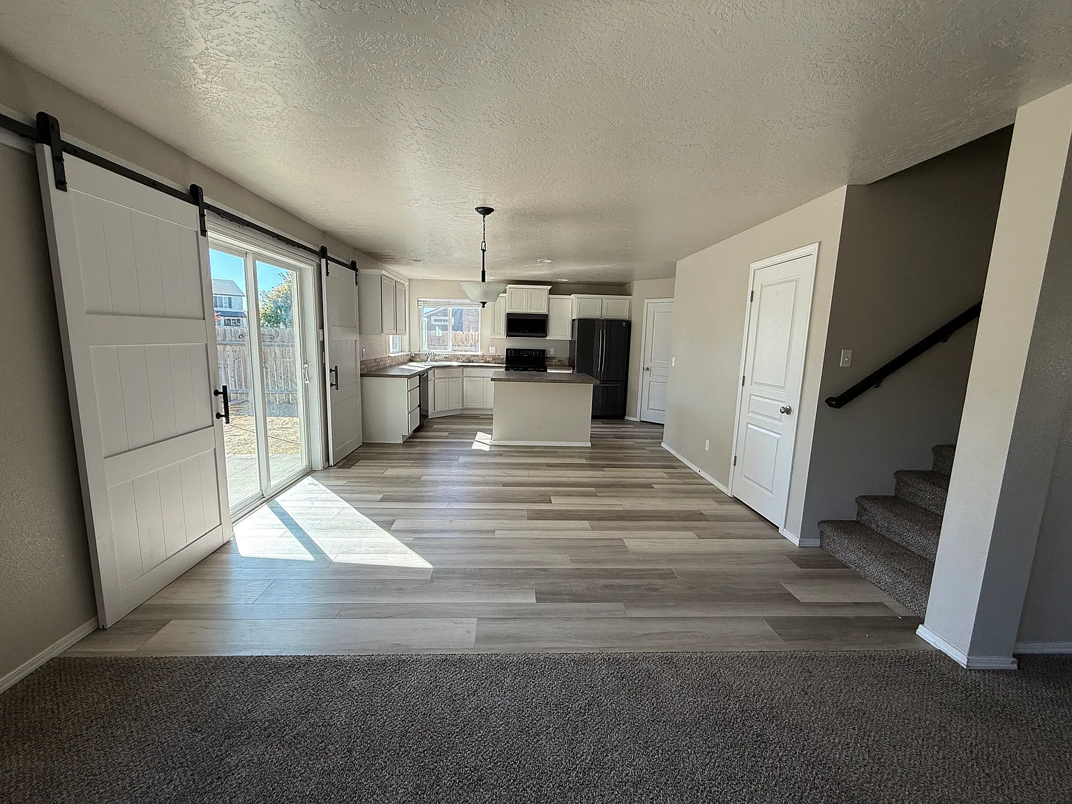 4 bed, 2054 sqft, $2,600 — Photo 4