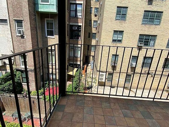 5th image of 67 W 85th St APT 2A