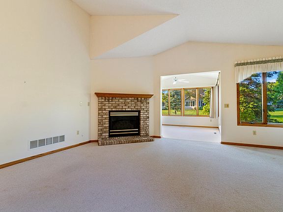 3rd image of 1118 McKusick Road Ln N
