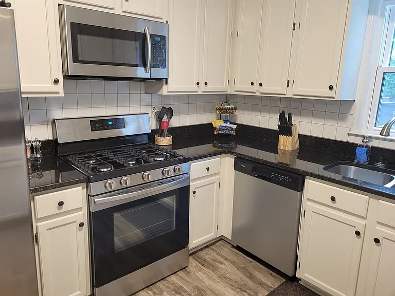 1356 Velvet Creek Gln SW — Photo 8