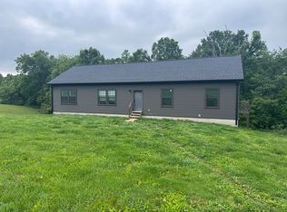 8365 E Sycamore Rd, Bloomfield, IN 47424