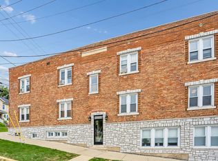 226 Lemont St APT 2, Lemont, IL 60439
