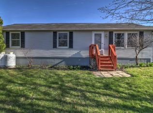 546 Levanna Rd, Aurora, NY 13026