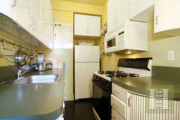 Rented by Halstead Real Estate | media 9