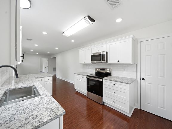 2nd image of 505 Abraham St