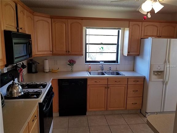 5th image of 6070 80th St N Unit 201