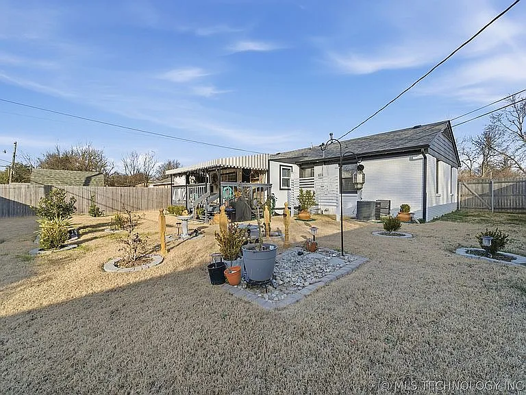 3714 E 2nd Pl — Photo 25