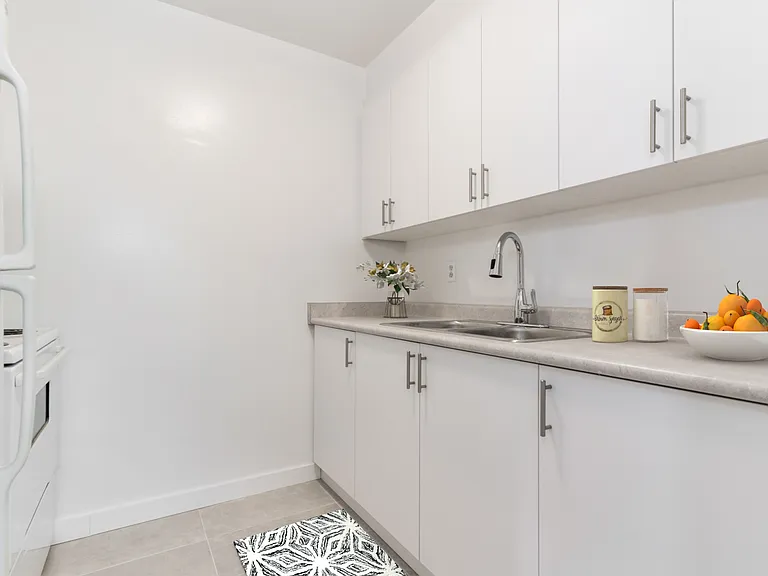 485 Eglinton Ave E — Photo 34