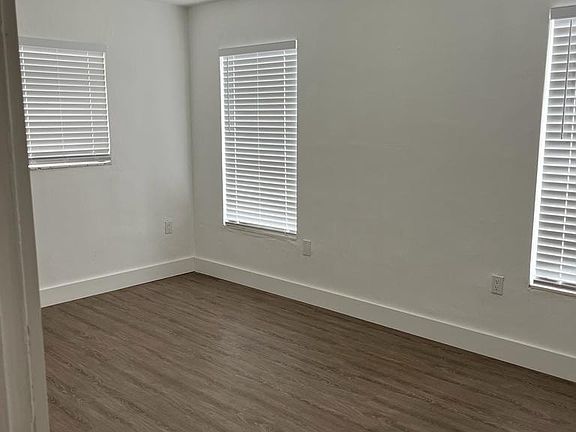 4th image of 16117-16135 NE 19th Ct N #7