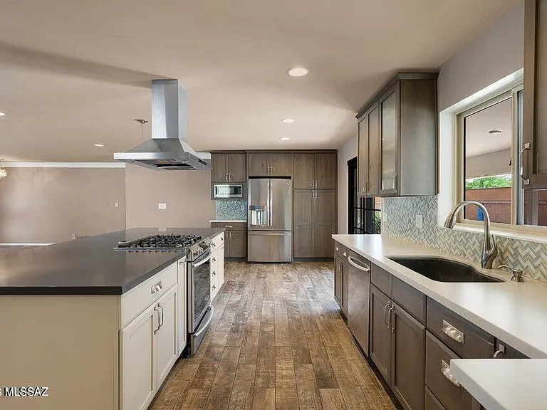 4312 E Bryn Mawr Rd — Photo 3