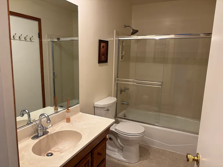 823 Phoenix Ln — Photo 8