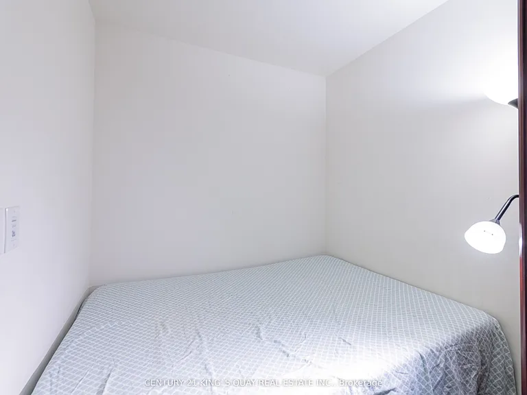1 Bloor St E #1708 — Photo 20
