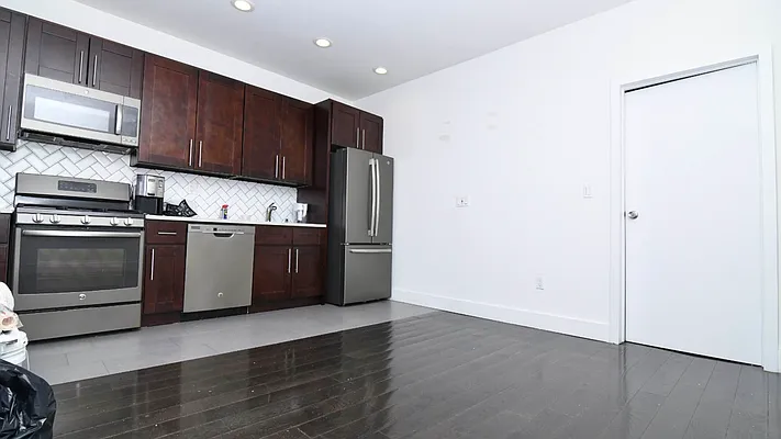 Rented by Nooklyn NYC LLC | media 8